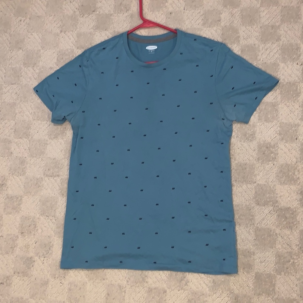 Old Navy tee